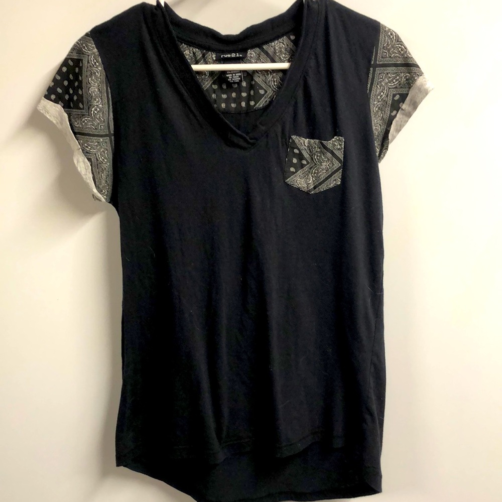 Rue 21 t-shirt